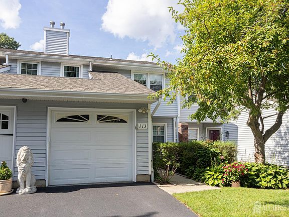 5th image of 113 Woodmere Dr