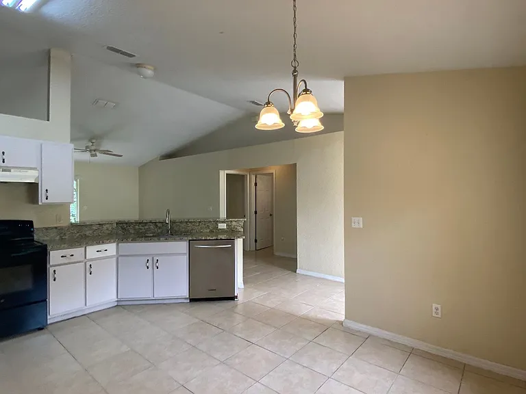 523 Silver Way Dr — Photo 7