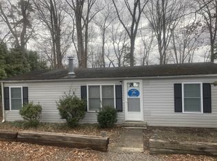 286 Mooresville Park Cir, Clarksville, VA 23927