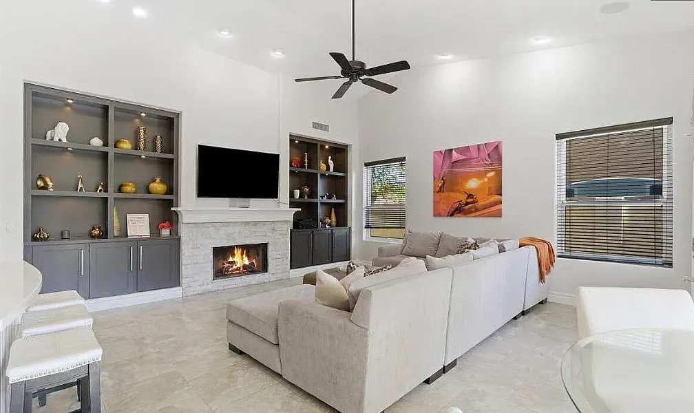 4 bed, 2472 sqft, $6,000 — Photo 3