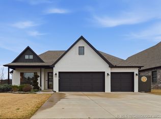 809 E Edgewater Pl, Broken Arrow, OK 74012