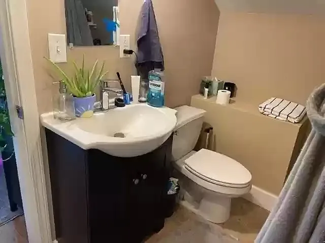 6 bed, 2324 sqft, $550 — Photo 4