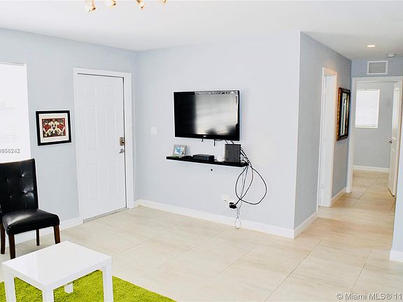 5th image of 618 NE 20th St #1