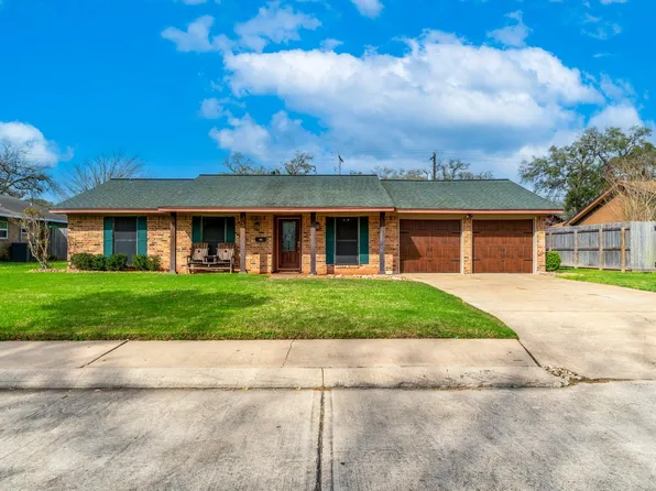 542 Sycamore St, Lake Jackson, TX 77566