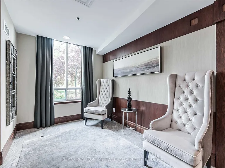 39 Oneida Cres #610 — Photo 4