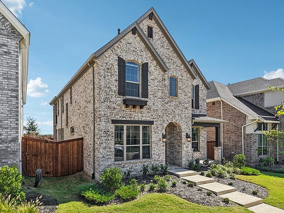 3rd image of 3130 Tiara Dr