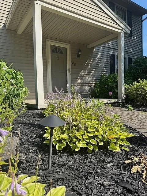 4 bed, 2.5 bath, 2016 sqft, $3,500 — Photo 2