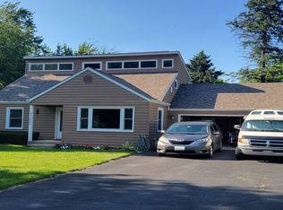 28W406 Townline Rd, Warrenville, IL 60555