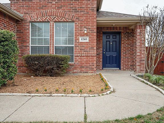 2nd image of 1240 Miller Ln