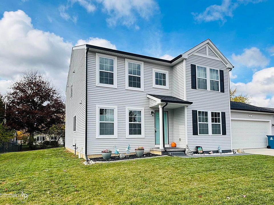 1st image of 927 Village Dr