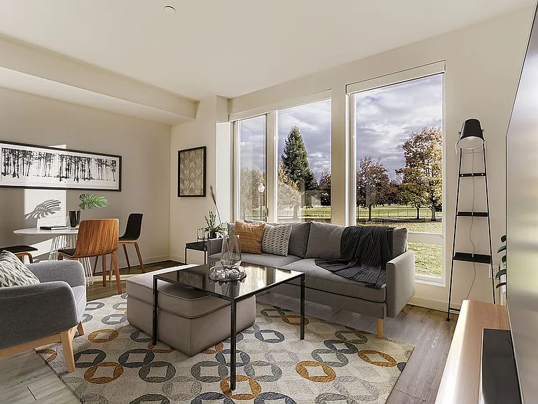 1B Executive Studio