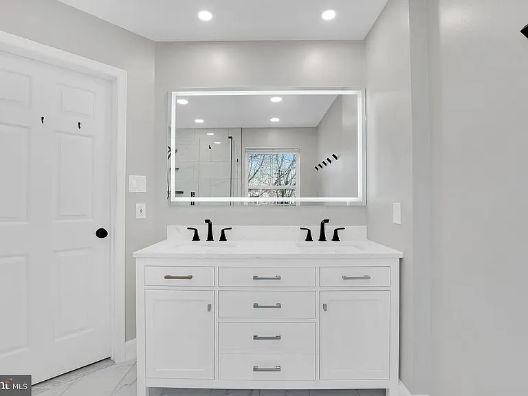 47575 Sharpskin Island Sq — Photo 48