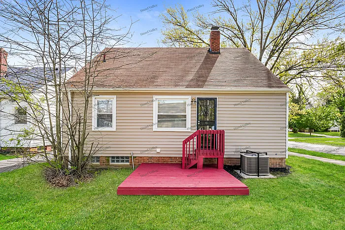 1008 Woodview Rd — Photo 14
