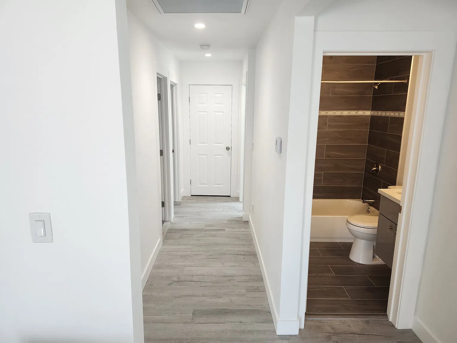 3 bed, 1380 sqft, $3,750 — Photo 3