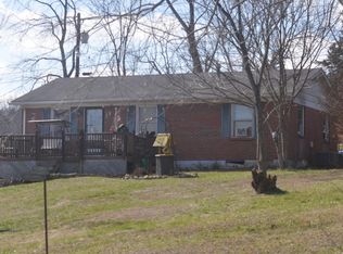 55 Traylor Rd, Irvine, KY 40336