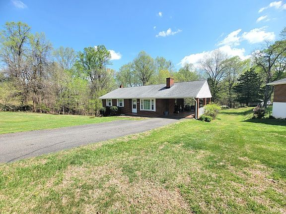 3rd image of 520 Winston Ridge Rd