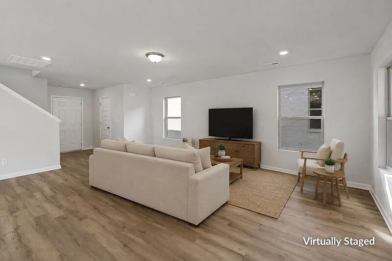 3 bed, 2.5 bath, 2009 sqft, $1,925 — Photo 4