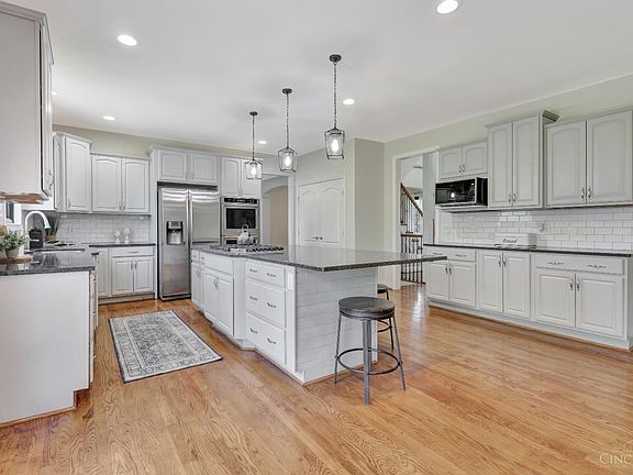 2nd image of 4076 Ivygrove Ln