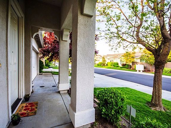 3rd image of 5475 Banfield Dr