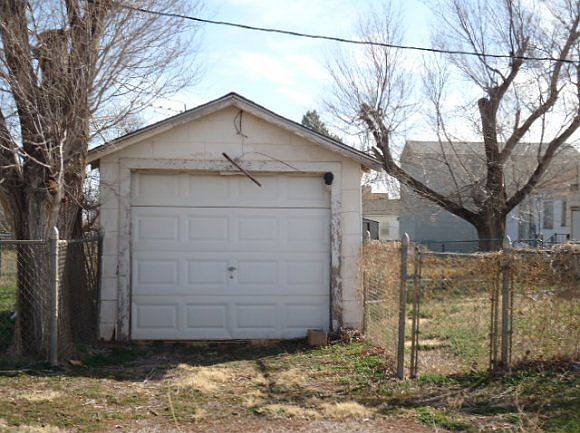 2nd image of 1001 E Liveoak St