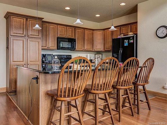 5th image of 203 Vista Dr #3