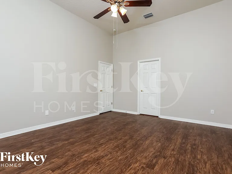 1850 Beth Ct — Photo 8