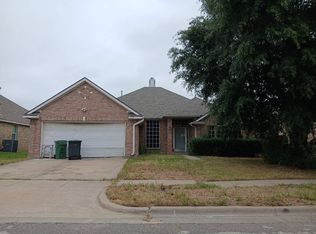 339 Fort Edward Dr, Arlington, TX 76002