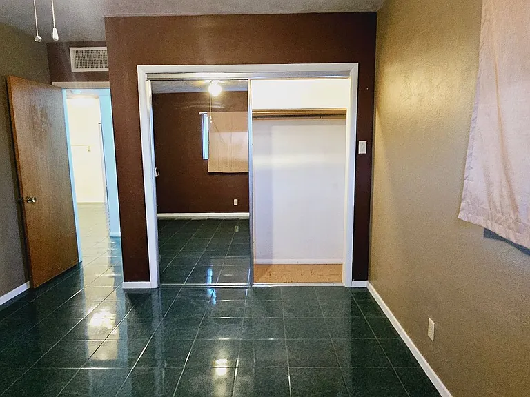2600 Aurora Ave — Photo 10
