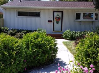 25 Sagamore St, Plainview, NY 11803