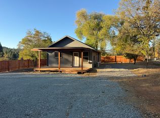 2974 Cloverlawn Dr #B, Grants Pass, OR 97527