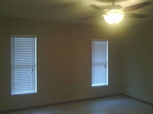 5th image of 1556 SE Crowberry Dr