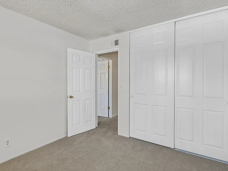 38055 Buxton Cmn — Photo 7