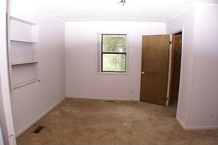 4th image of 1229 Stuckey Ave