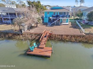 205 SW 15th St, Oak Island, NC 28465