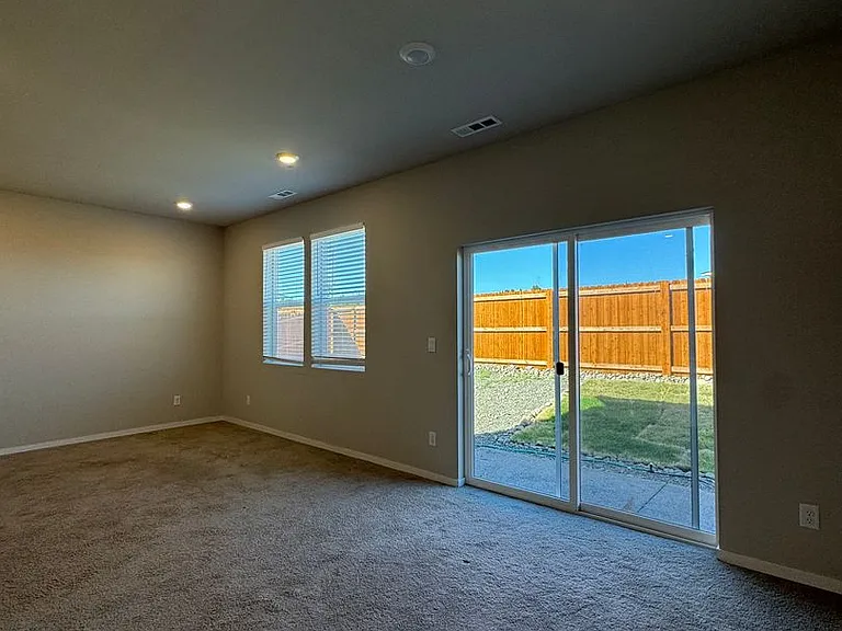1312 Morgan Ct — Photo 10