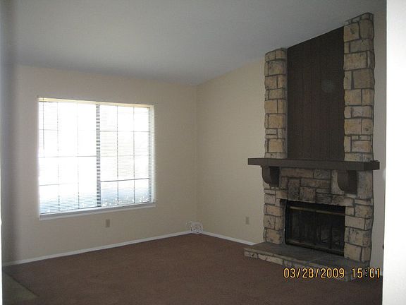2nd image of 25595 Fernbush St