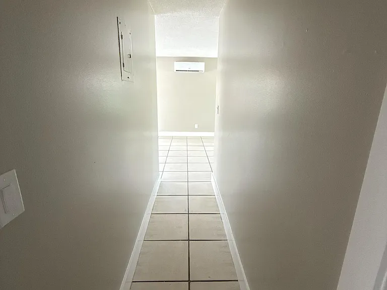 1920 SW 44th Ave #2 — Photo 8