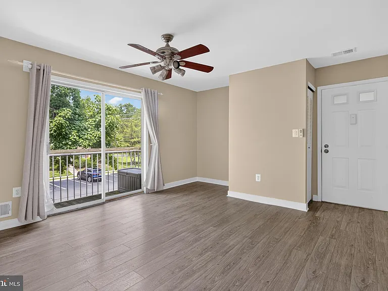 18 Quince Ct — Photo 5