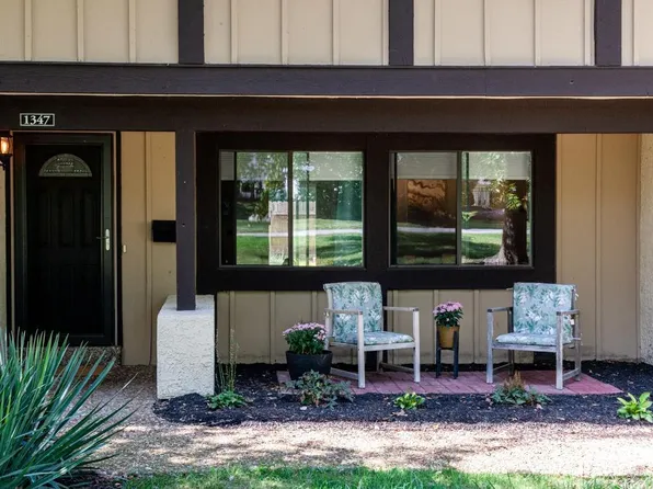 1347 Heritage Landing Dr #C, Saint Charles, MO 63303