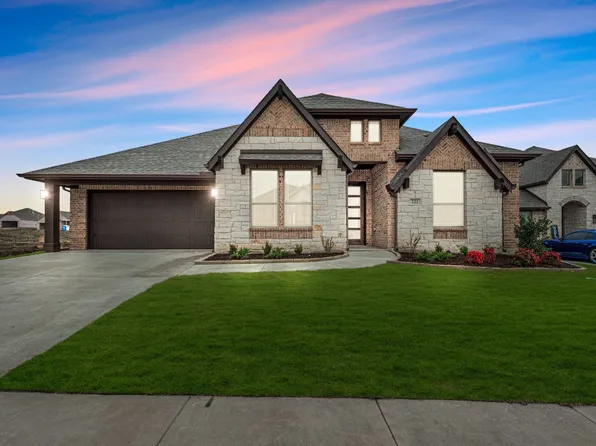 222 Comanche Trl, Alvarado, TX 76009
