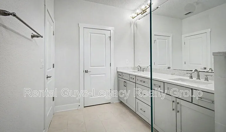 409 Crestview Dr — Photo 26