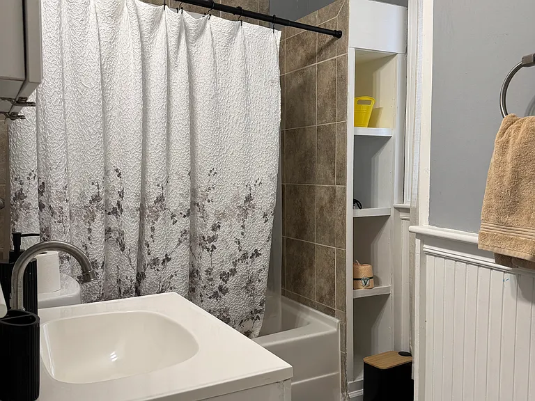154 Hayward Pl #1 — Photo 16