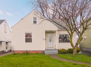 5221 Clement St, Maple Heights, OH 44137