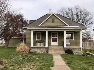 700 Park St, Quinter, KS 67752