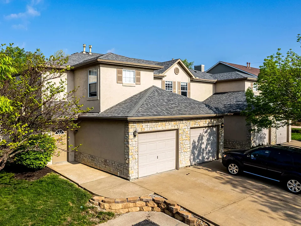 PineCrest Townhomes