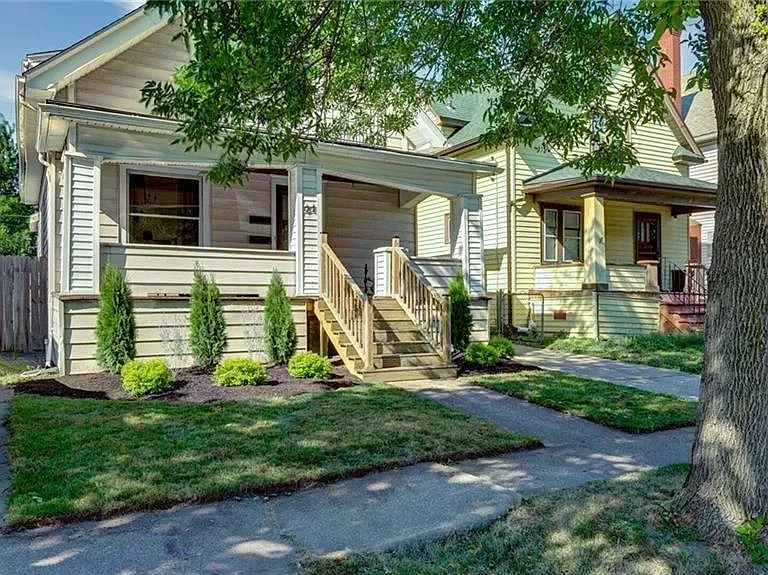 64U Parkwood Ave — Photo 2