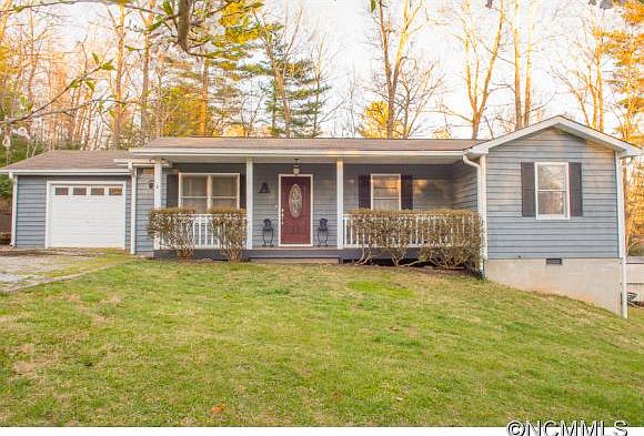 1st image of 4 Ella Ln