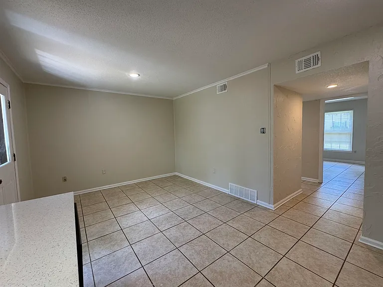 5659 Hinton Pl — Photo 6