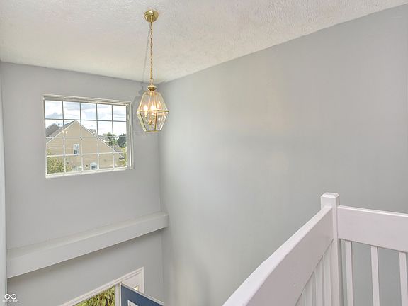 4th image of 474 Blanford Pl