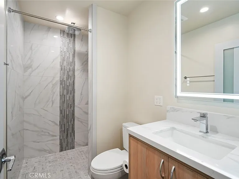 18748 Collins St — Photo 27